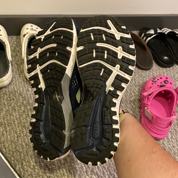 Brooks Adrenaline GTS 18 Size 10.5D Mens - Picture 3 of 4